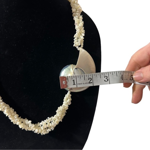Vtg Bold 3 Strain Shell Beads Beach Necklace with Huge Natural Shell Pendant 27” - Picture 5 of 10